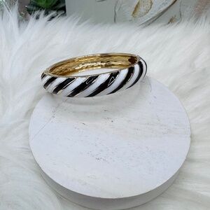 Black & White Stripe Design Thick Enamel Bangle Bracelet